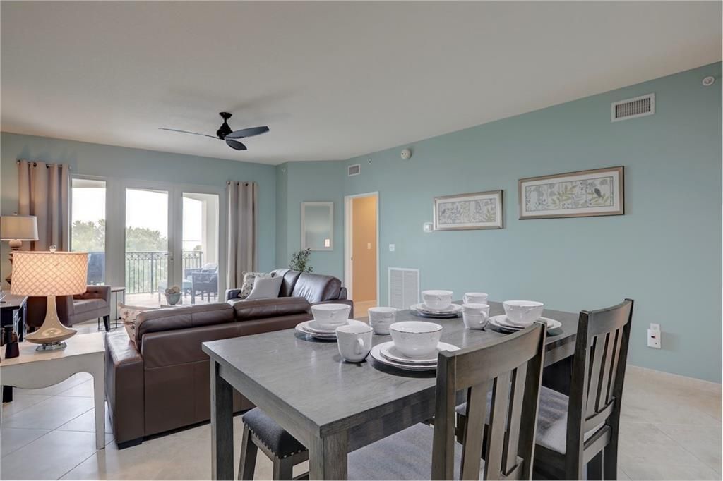 For Sale: $487,000 (2 beds, 2 baths, 1292 Square Feet)