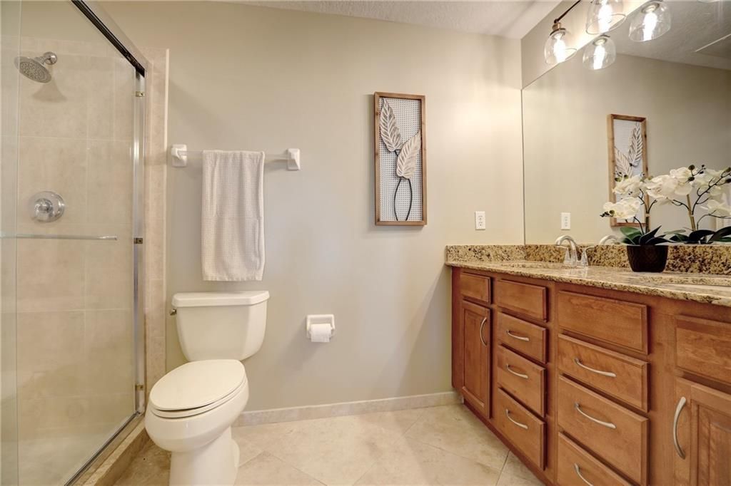 For Sale: $487,000 (2 beds, 2 baths, 1292 Square Feet)