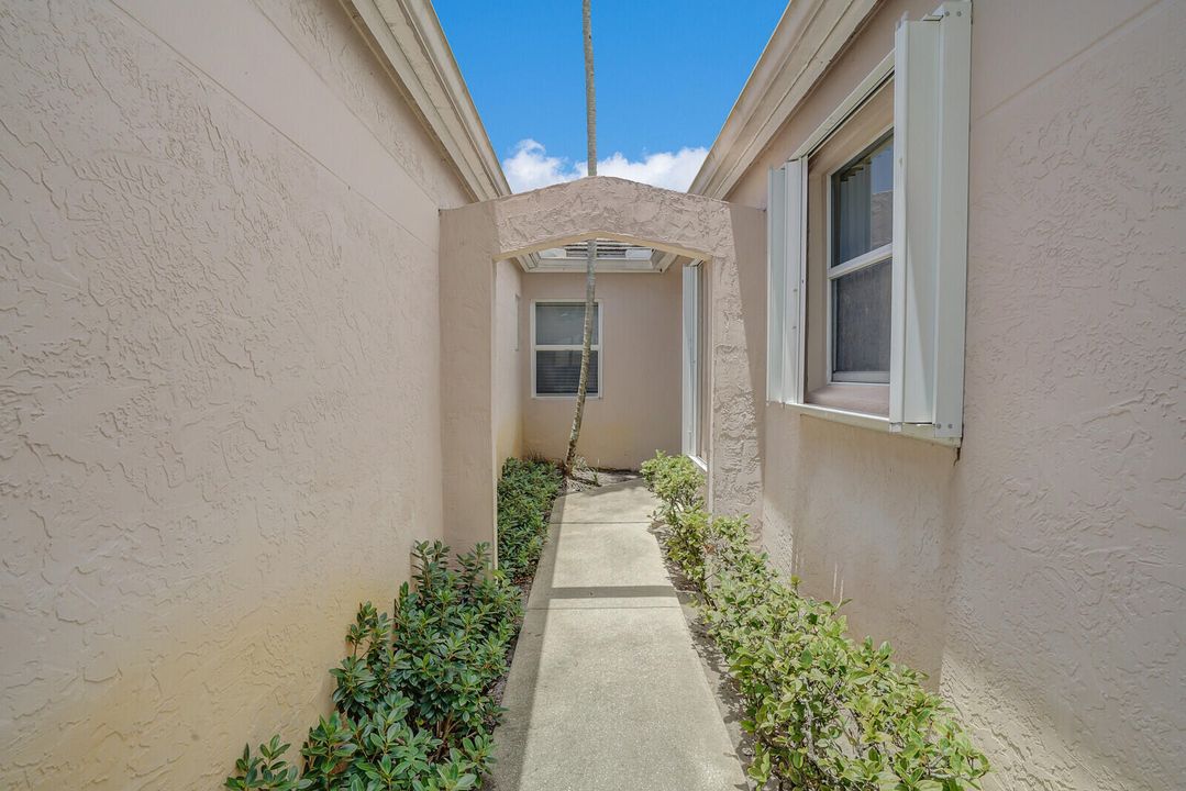 For Sale: $392,500 (3 beds, 2 baths, 1479 Square Feet)