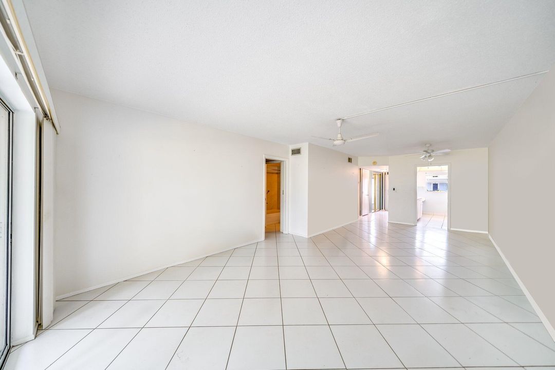 For Sale: $150,000 (2 beds, 2 baths, 1013 Square Feet)