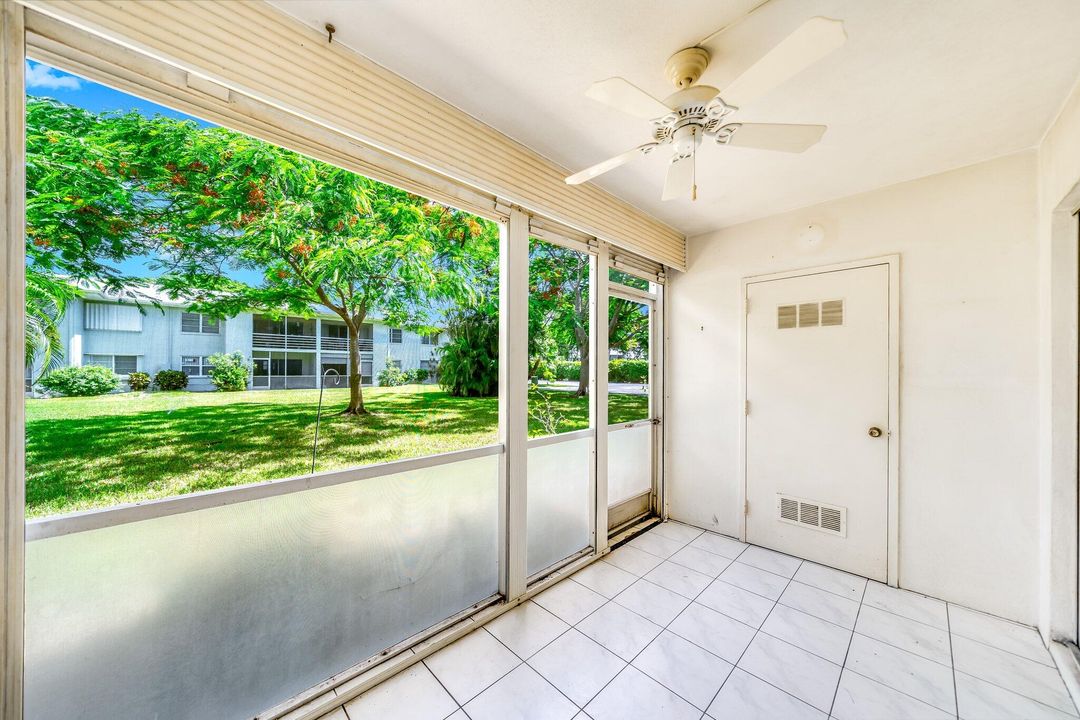 For Sale: $150,000 (2 beds, 2 baths, 1013 Square Feet)