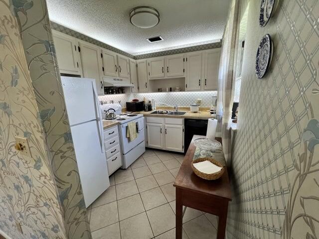 For Sale: $115,000 (1 beds, 1 baths, 750 Square Feet)