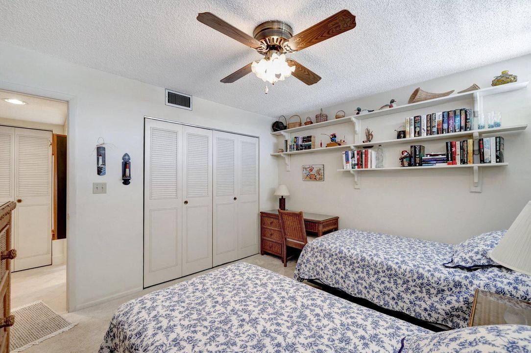 For Sale: $465,000 (2 beds, 2 baths, 1228 Square Feet)