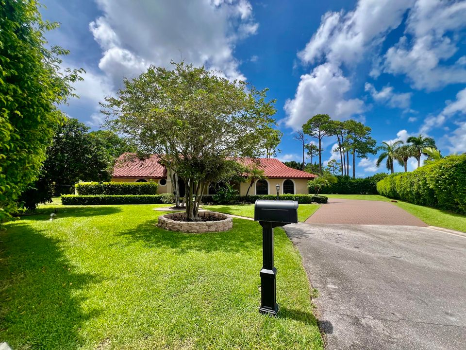 For Sale: $1,099,000 (3 beds, 2 baths, 2693 Square Feet)