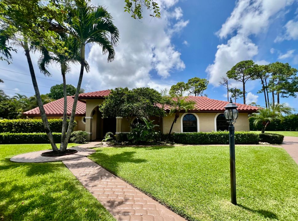 For Sale: $1,099,000 (3 beds, 2 baths, 2693 Square Feet)