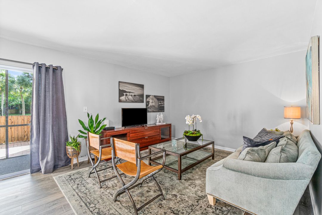 Active With Contract: $397,000 (3 beds, 2 baths, 1474 Square Feet)