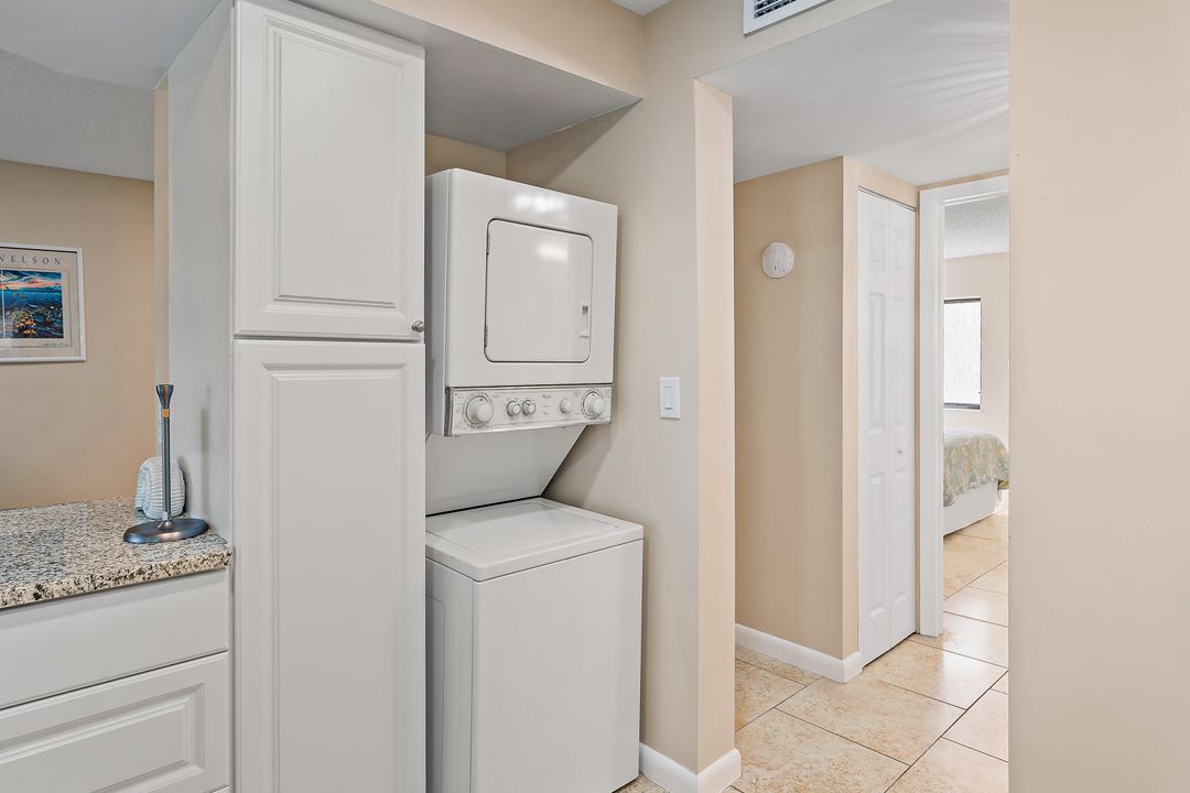 Active With Contract: $1,600 (2 beds, 2 baths, 1200 Square Feet)