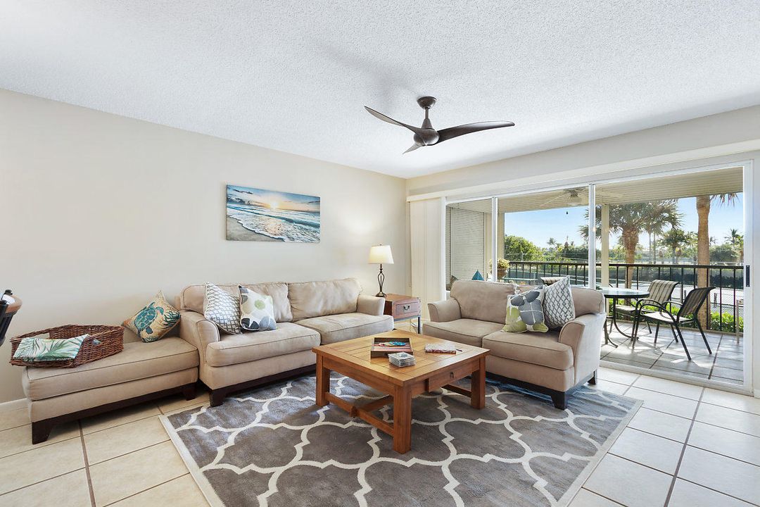 Active With Contract: $2,900 (2 beds, 2 baths, 1250 Square Feet)