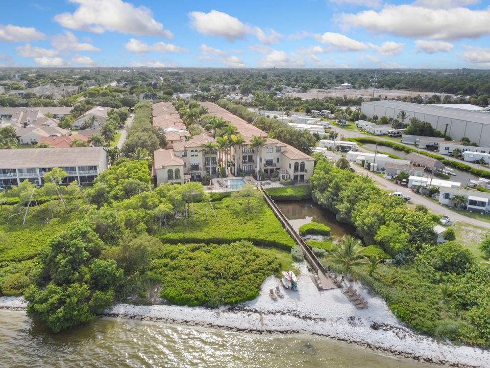 For Sale: $649,000 (3 beds, 2 baths, 1954 Square Feet)