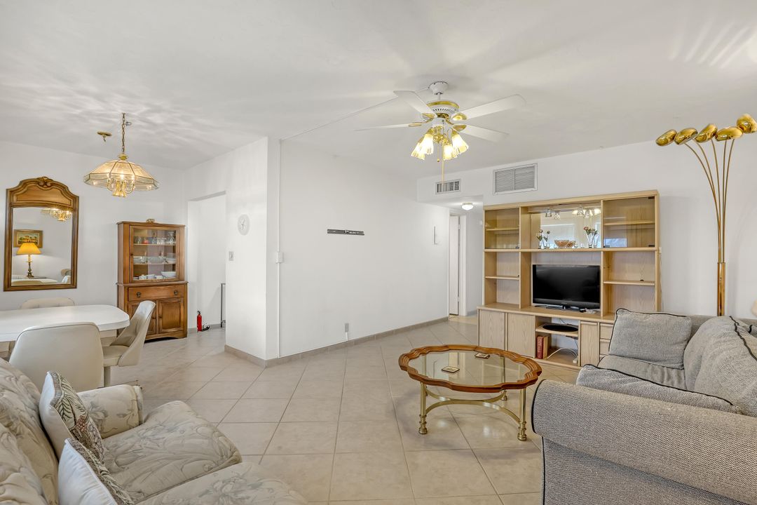 Active With Contract: $154,900 (2 beds, 2 baths, 880 Square Feet)