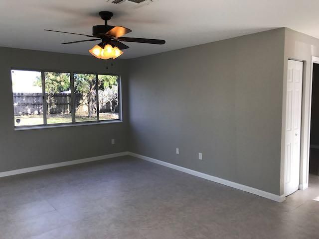 Active With Contract: $2,400 (2 beds, 1 baths, 960 Square Feet)