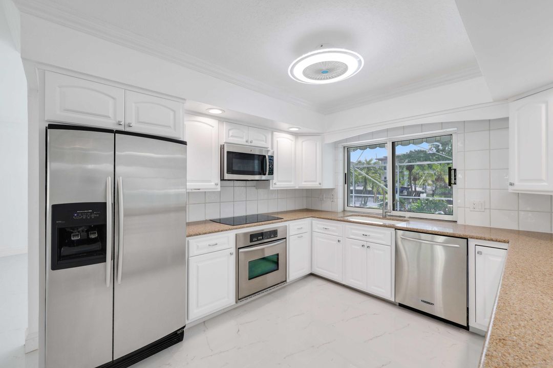 For Sale: $3,900,000 (4 beds, 2 baths, 3342 Square Feet)