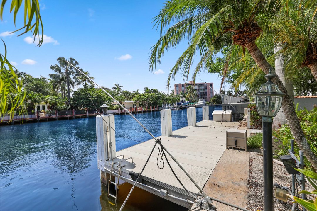 For Sale: $3,900,000 (4 beds, 2 baths, 3342 Square Feet)