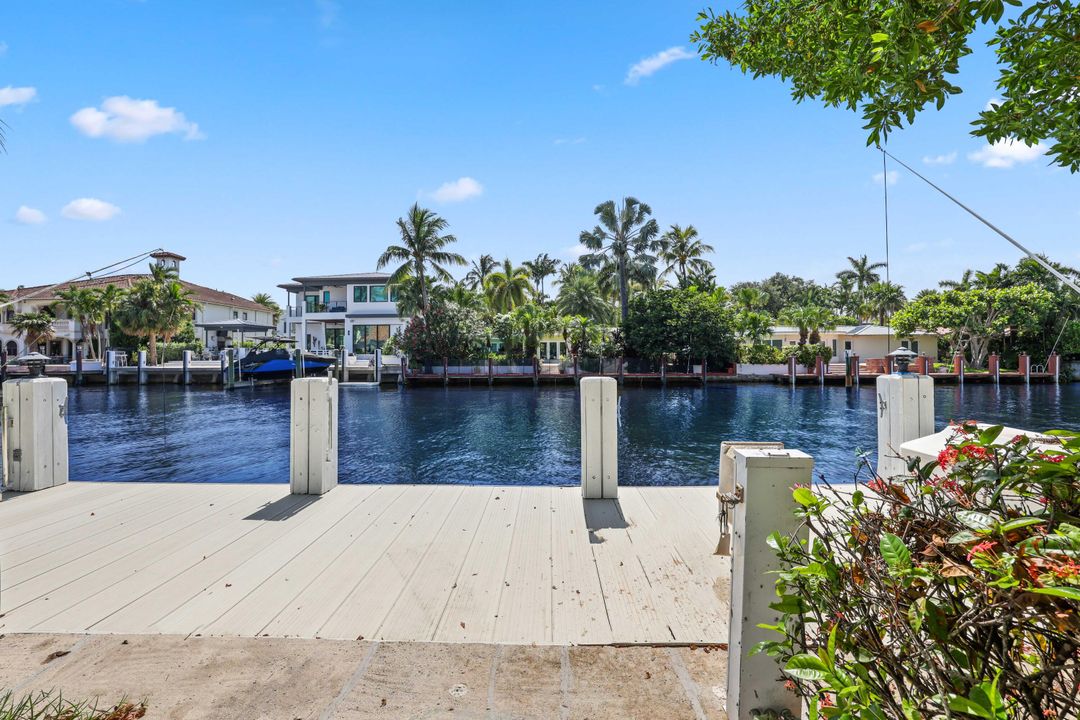 For Sale: $3,900,000 (4 beds, 2 baths, 3342 Square Feet)