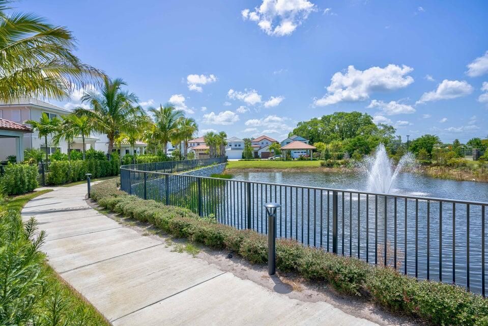 Active With Contract: $999,900 (4 beds, 3 baths, 2502 Square Feet)