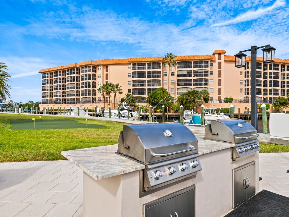 For Sale: $1,500,000 (3 beds, 2 baths, 2033 Square Feet)