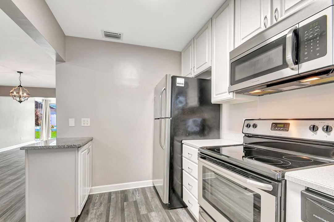 Active With Contract: $5,500 (3 beds, 3 baths, 1925 Square Feet)