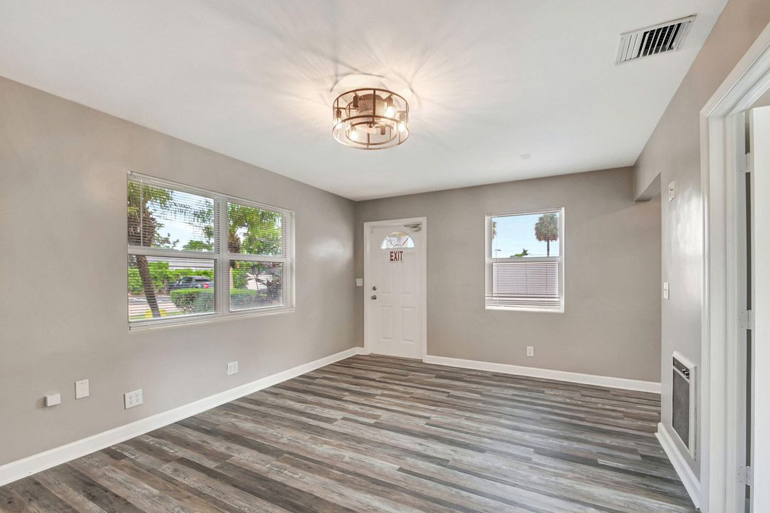 Active With Contract: $5,500 (3 beds, 3 baths, 1925 Square Feet)