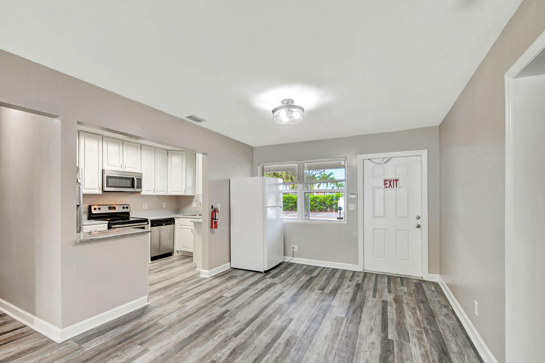 Active With Contract: $5,500 (3 beds, 3 baths, 1925 Square Feet)