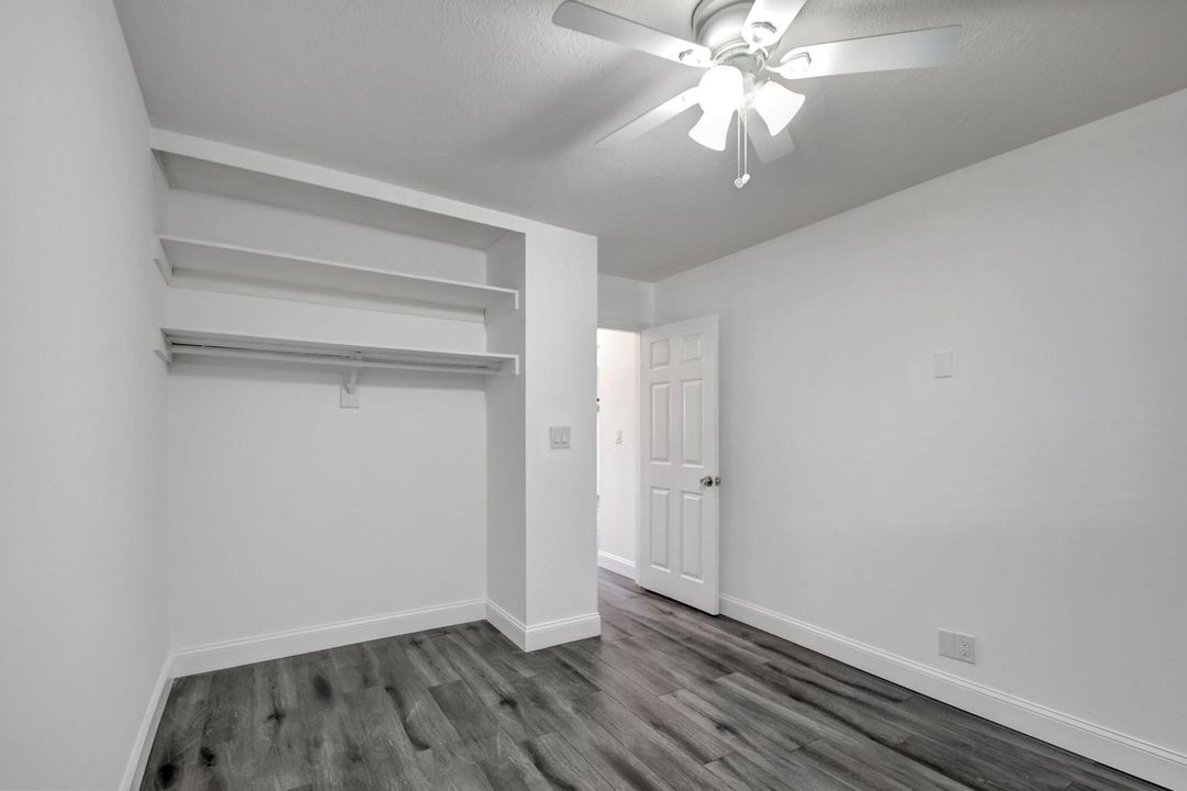 Active With Contract: $1,700 (2 beds, 1 baths, 698 Square Feet)