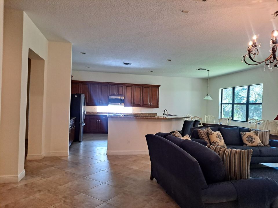 For Rent: $5,500 (3 beds, 2 baths, 3010 Square Feet)