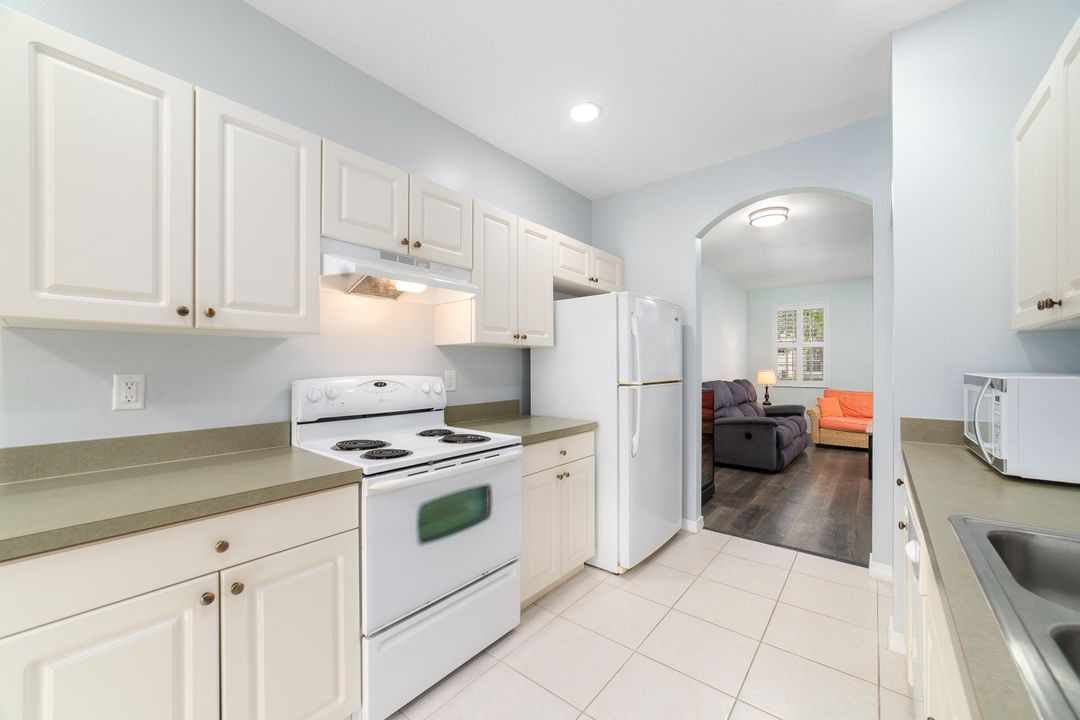 For Sale: $287,000 (2 beds, 2 baths, 1350 Square Feet)