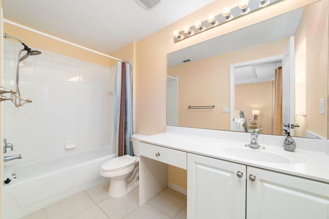 For Sale: $287,000 (2 beds, 2 baths, 1350 Square Feet)