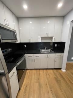 For Sale: $84,000 (1 beds, 1 baths, 726 Square Feet)