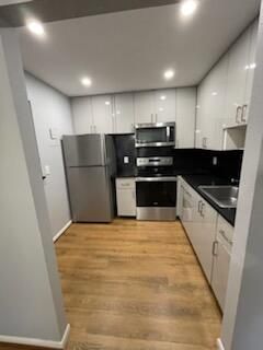 For Sale: $84,000 (1 beds, 1 baths, 726 Square Feet)