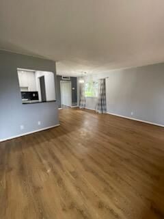 For Sale: $84,000 (1 beds, 1 baths, 726 Square Feet)