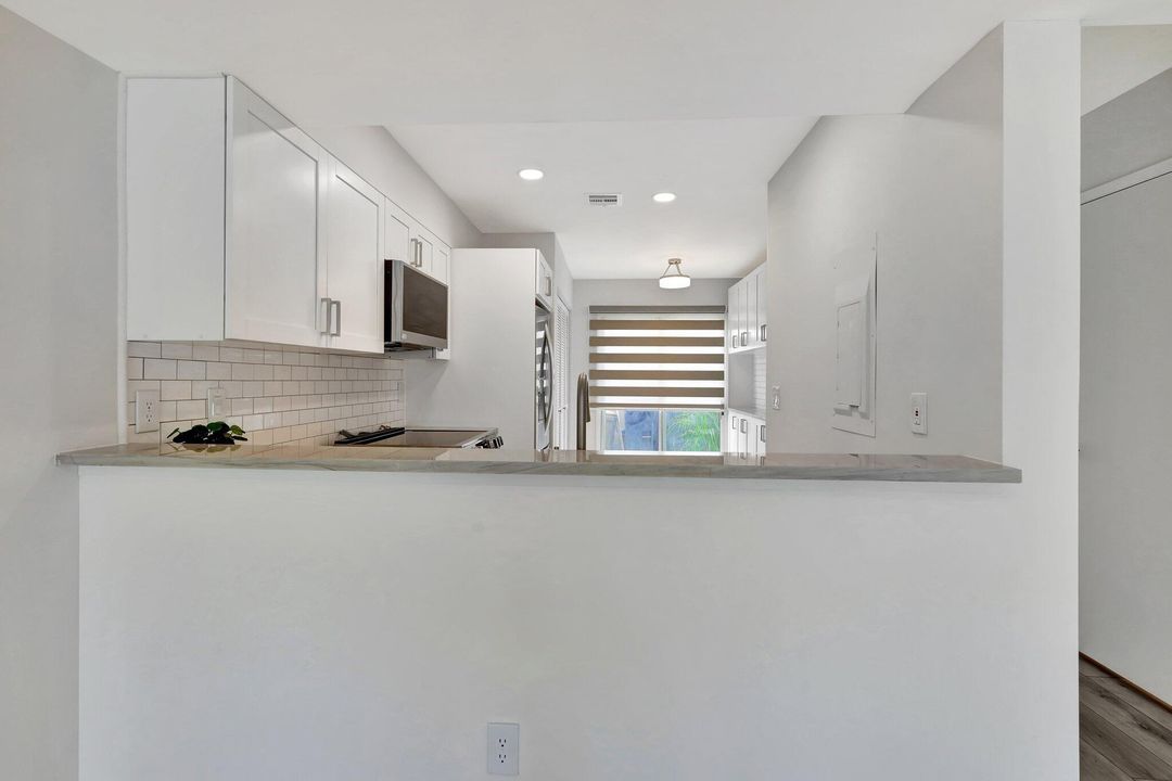 For Sale: $375,000 (2 beds, 2 baths, 1176 Square Feet)