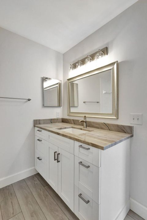 For Sale: $375,000 (2 beds, 2 baths, 1176 Square Feet)