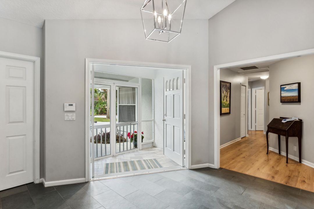 Active With Contract: $925,000 (4 beds, 2 baths, 2470 Square Feet)