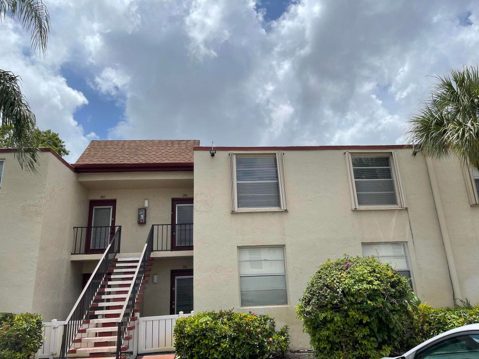 Active With Contract: $80,000 (2 beds, 2 baths, 1005 Square Feet)