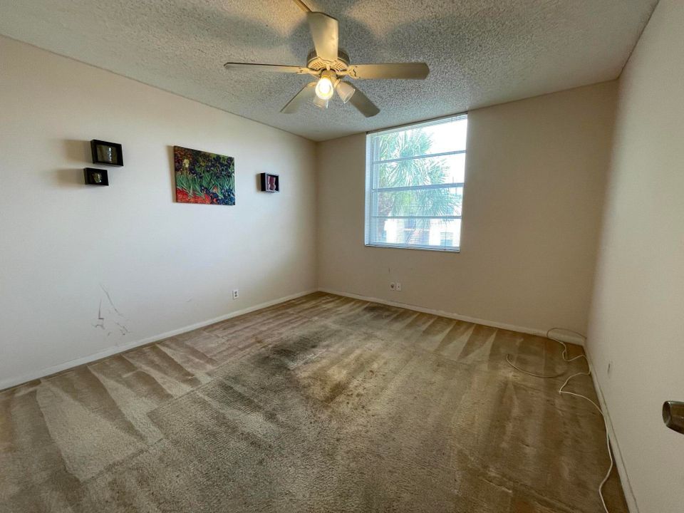 Active With Contract: $80,000 (2 beds, 2 baths, 1005 Square Feet)