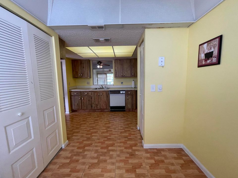 Active With Contract: $80,000 (2 beds, 2 baths, 1005 Square Feet)