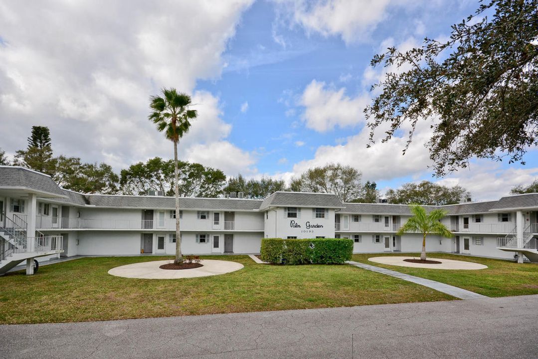 Active With Contract: $1,800 (2 beds, 2 baths, 1150 Square Feet)