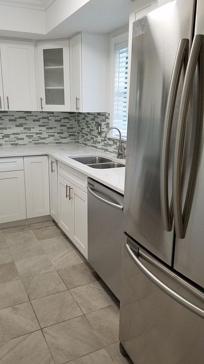 Active With Contract: $1,800 (2 beds, 2 baths, 1150 Square Feet)