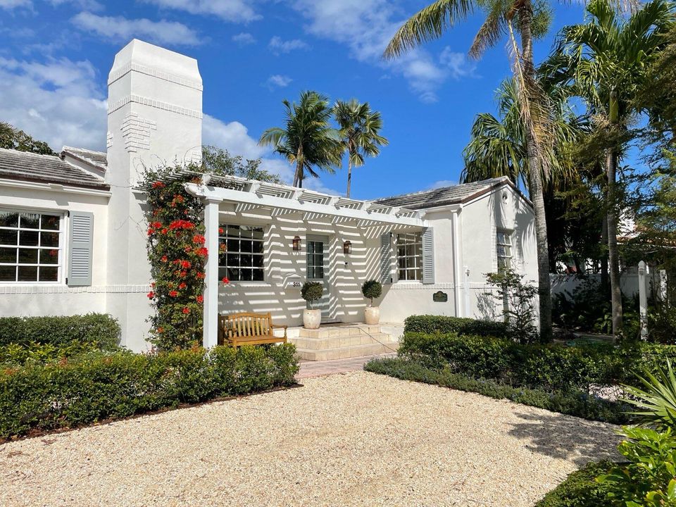 Recently Sold: $1,595,000 (4 beds, 3 baths, 1896 Square Feet)