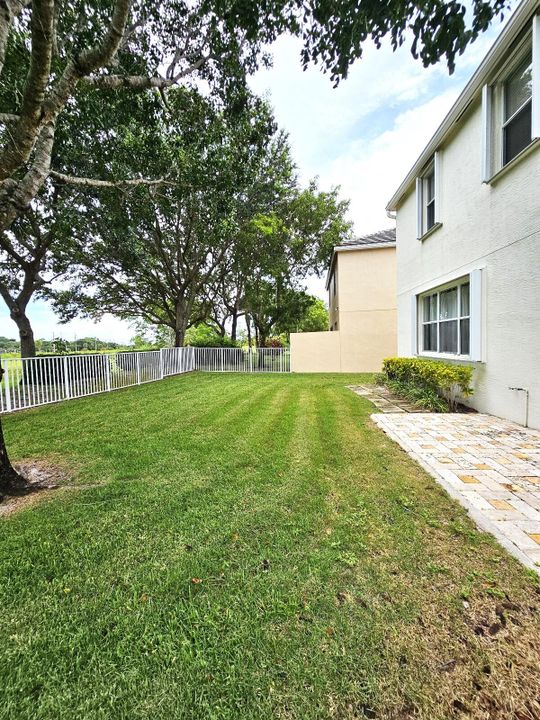 Active With Contract: $3,600 (4 beds, 2 baths, 2262 Square Feet)