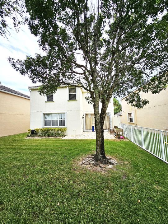 Active With Contract: $3,600 (4 beds, 2 baths, 2262 Square Feet)