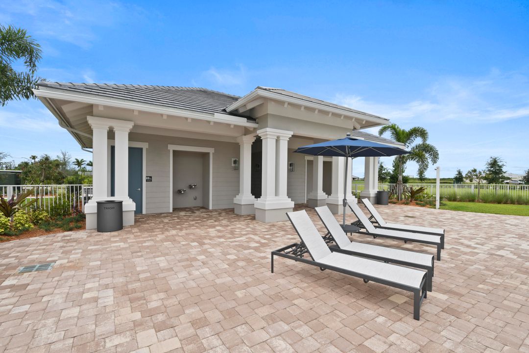 Active With Contract: $607,565 (5 beds, 4 baths, 2896 Square Feet)