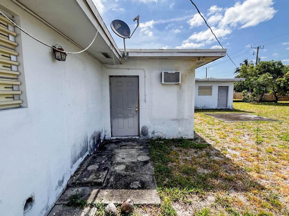 For Sale: $530,000 (3 beds, 2 baths, 3033 Square Feet)