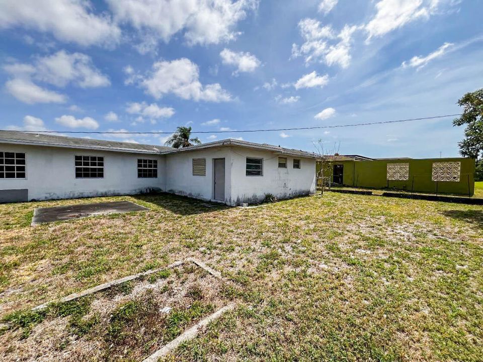 For Sale: $530,000 (3 beds, 2 baths, 3033 Square Feet)