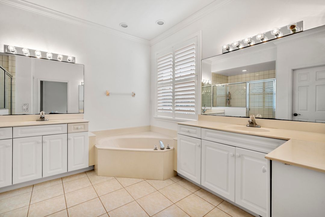 Active With Contract: $2,000,000 (4 beds, 3 baths, 2757 Square Feet)