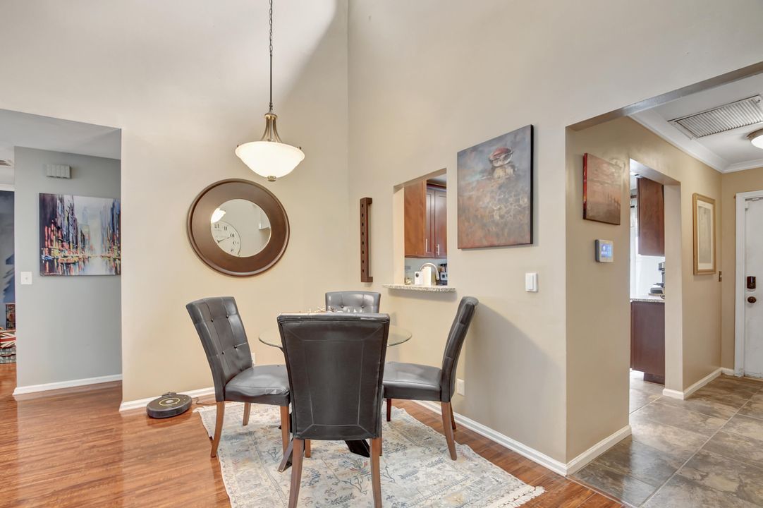 Active With Contract: $4,000 (2 beds, 2 baths, 1206 Square Feet)