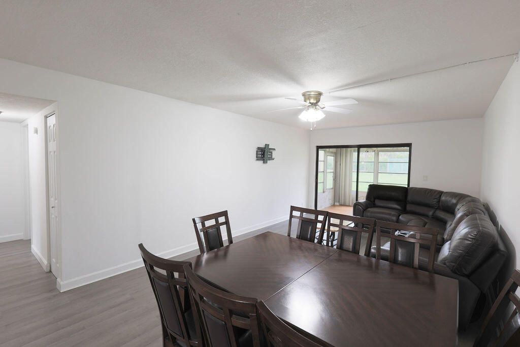 Active With Contract: $2,150 (2 beds, 2 baths, 979 Square Feet)