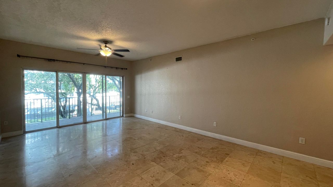 Active With Contract: $2,125 (2 beds, 2 baths, 1424 Square Feet)