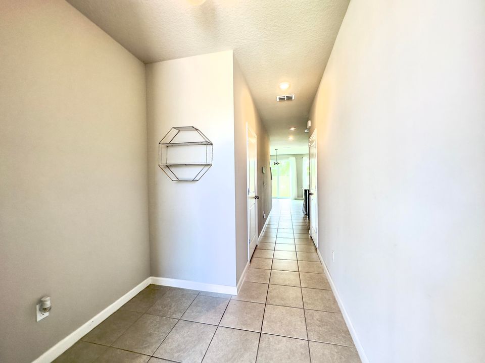 For Sale: $375,999 (3 beds, 2 baths, 1475 Square Feet)