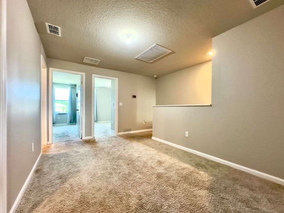 For Sale: $375,999 (3 beds, 2 baths, 1475 Square Feet)